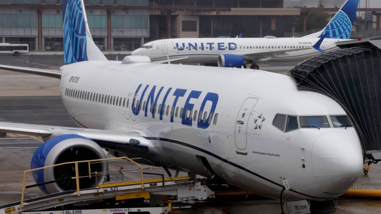 Stocks making the biggest moves after hours: United Airlines, J.B. Hunt, Interactive Brokers and more Stocks making the biggest moves after hours: United Airlines, J.B. Hunt, Interactive Brokers and more